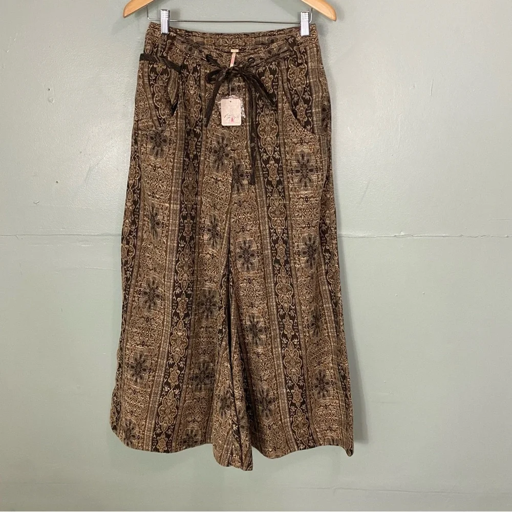 Free People Dahlia Wide Leg Flare Brocade Tapestry Pant‎ Size 4